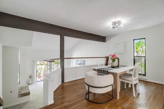 3319 Caminito Eastbluff, La Jolla CA: https://media.crmls.org/mediaz/82e90791-b66c-48a7-93dd-32bfc0cdbbb7.jpg