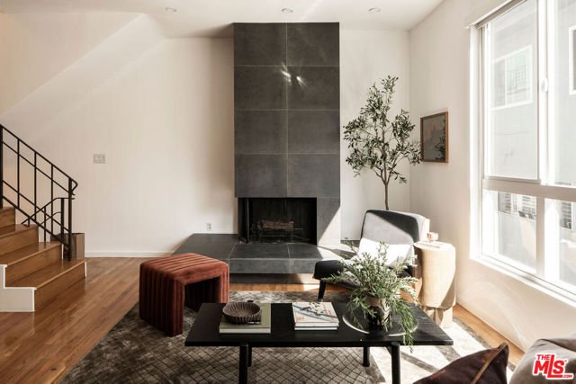 1260 North Kings Road, 2