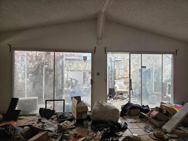 9563 &9561 Aisle Of Palms, Bombay Beach CA: https://media.crmls.org/mediaz/82e956d8-b9b0-4dd9-a804-329dc9cf7a2d.jpg