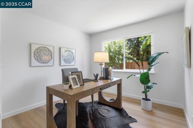 115 Saint Jean Ct, Danville CA: https://media.crmls.org/mediaz/82e9c511-7f1f-465e-93d8-1e816acb9988.jpg