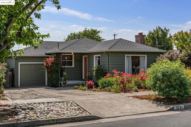 1621 Everett St, El Cerrito CA: https://media.crmls.org/mediaz/82e9ea6c-eb47-4496-adf6-f8f784c73d08.jpg