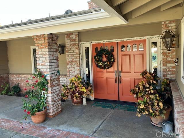 Detail Gallery Image 2 of 3 For 2063 Fuerte St, Fallbrook,  CA 92028 - 4 Beds | 3 Baths