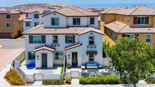 1718 Santa Ivy Ave, Chula Vista CA: https://media.crmls.org/mediaz/82eb645e-0ada-4924-b755-60190eb6a4a9.jpg