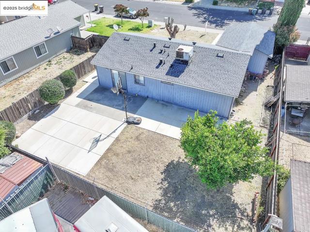16059 Bizzibe St, Lathrop CA: https://media.crmls.org/mediaz/82eb64ce-4f22-4df7-9797-5cd8b189eb8c.jpg