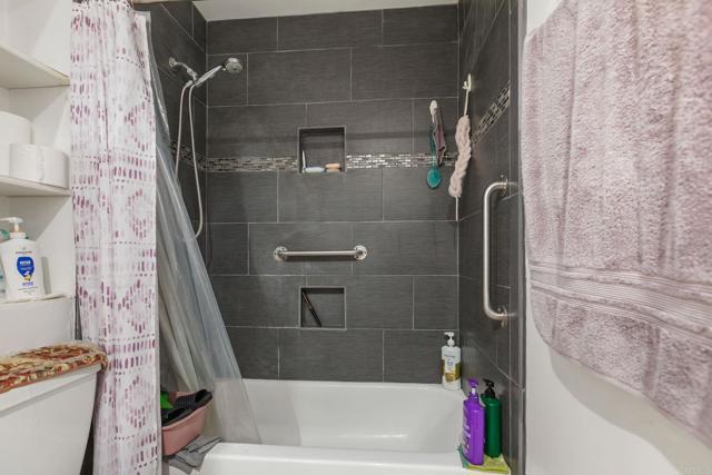 101 CHRISTEN Way, San Marcos CA: https://media.crmls.org/mediaz/82eb9579-b9bc-47f4-83bd-2f43d97da684.jpg