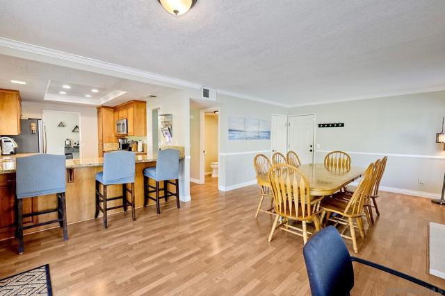 17937 Myrica Ln, San Diego CA: https://media.crmls.org/mediaz/82ec5adf-3d23-4f7e-a1fa-681878776672.jpg