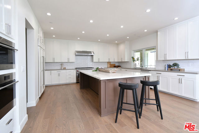 29677 Mulholland Highway, Agoura Hills CA: https://media.crmls.org/mediaz/82ec84f8-93cc-45ce-a735-c893055707b7.jpg