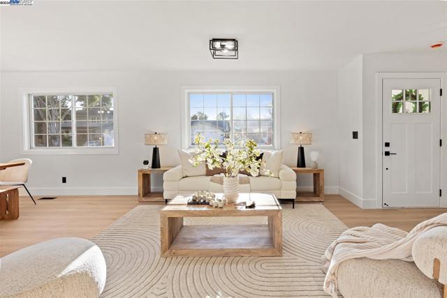 2656 Hilton St, Union City CA: https://media.crmls.org/mediaz/82ec9fb7-b9fa-4040-85be-03f0cb9f7f34.jpg