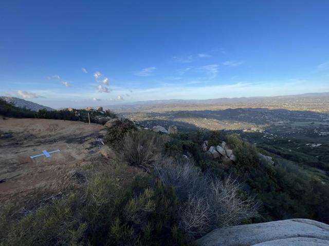 17441 Dos Picos Park Road, Ramona CA: https://media.crmls.org/mediaz/82ecb9b1-edf1-47a4-b5eb-b5d4110b6e68.jpg