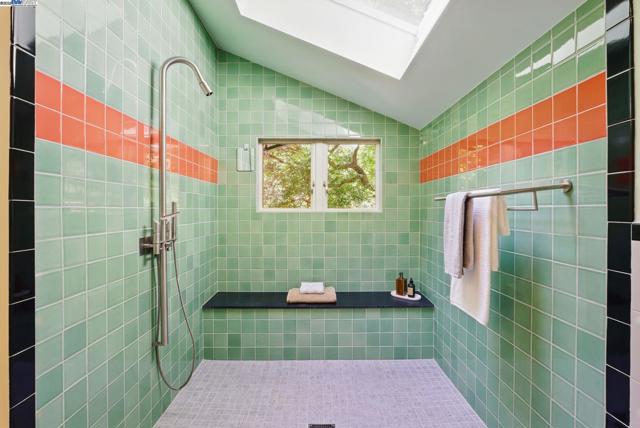 7380 Claremont Ave, Berkeley CA: https://media.crmls.org/mediaz/82ed0312-bab5-4516-b23e-1f1c23d219a2.jpg
