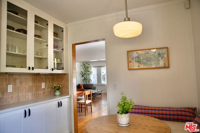 898 N Chester Avenue, Pasadena CA: https://media.crmls.org/mediaz/82ed459e-c9d5-4c37-bba1-0ddda8845c28.jpg