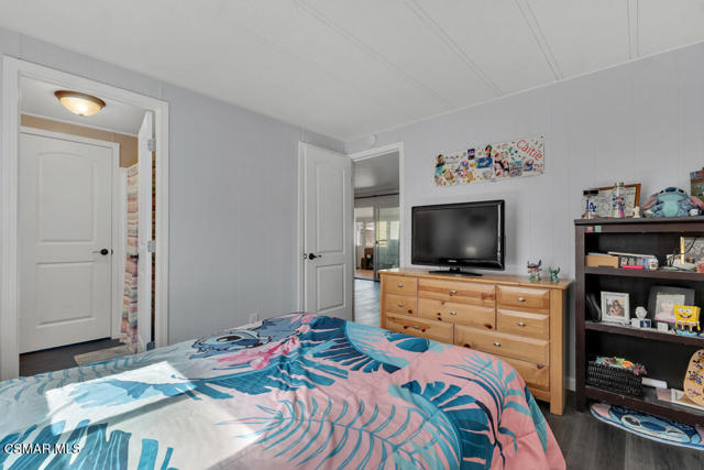 15750 Arroyo Drive, Moorpark CA: https://media.crmls.org/mediaz/82ed46ab-6d36-42cb-a953-95d57a0e15b1.jpg