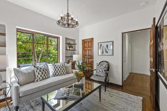 320 Jackson Street, San Mateo CA: https://media.crmls.org/mediaz/82ed6c6d-9a5d-4e22-9faa-8b38b90cb2d9.jpg