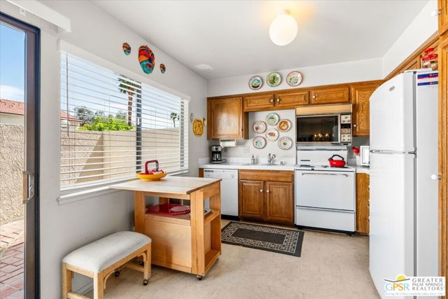 6134 Arroyo Road, Palm Springs CA: https://media.crmls.org/mediaz/82ed7596-eb43-4f62-a504-71fc54a70224.jpg