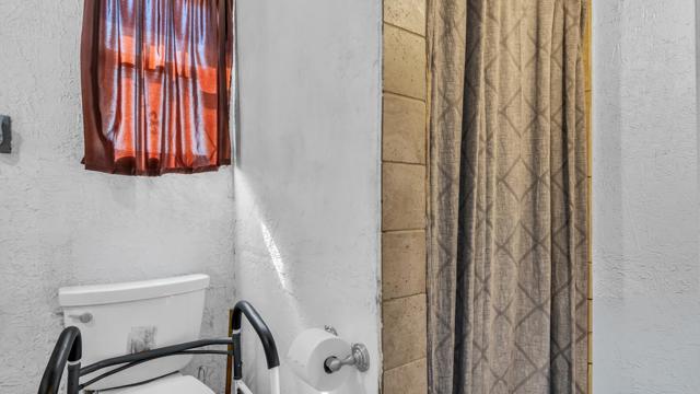 87329 Main St Street, Thermal CA: https://media.crmls.org/mediaz/82edd8a7-e0bb-4c66-8fab-58eebaad13d2.jpg