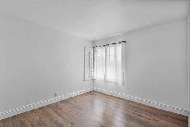 120 Tierra Del Sol, Hollister CA: https://media.crmls.org/mediaz/82ee1643-77c8-4e85-a1e6-11a479e926e5.jpg