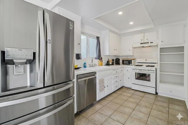 Detail Gallery Image 23 of 45 For 201 4th St a & B,  Encinitas,  CA 92024 - 5 Beds | 3/1 Baths