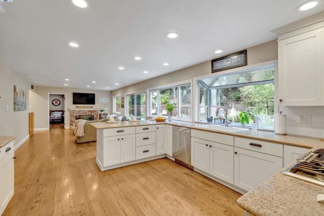 1632 Saint Norbert Dr, Danville CA: https://media.crmls.org/mediaz/82ee5fab-1d23-4efc-84a5-edb08505ae09.jpg