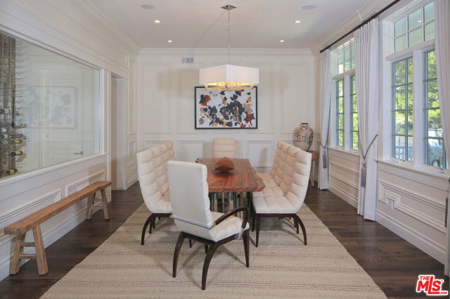3815 Valley Meadow Road, Encino CA: https://media.crmls.org/mediaz/82ee631d-41d8-402e-bb4a-b2e48feb5571.jpg