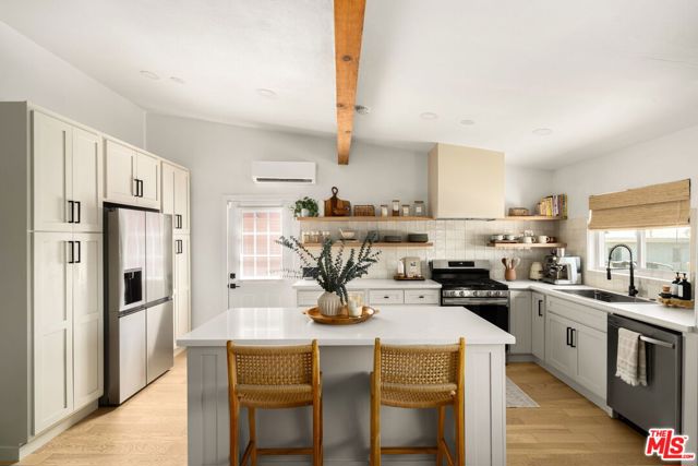 4938 O Sullivan Drive, Los Angeles CA: https://media.crmls.org/mediaz/82eebc1b-e3ce-4cd2-a491-31e6ada0bc14.jpg