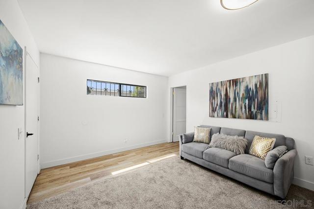 745 West St, San Diego CA: https://media.crmls.org/mediaz/82eef173-1836-4b15-8c5d-41d126ee1c98.jpg