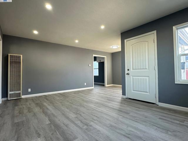 2441 Glenlock St, San Pablo CA: https://media.crmls.org/mediaz/82eef496-d337-4bd1-8bfe-9fb0f2271cb4.jpg