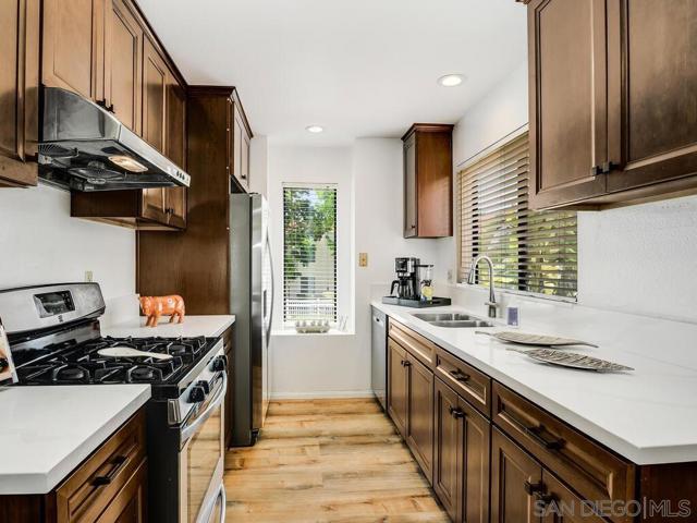 10845 Camino Ruiz, San Diego CA: https://media.crmls.org/mediaz/82ef0796-32cc-4a05-9354-286a078ab58d.jpg