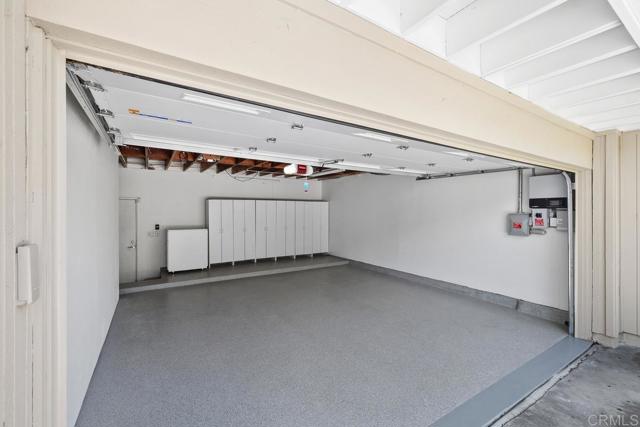 2294 Caminito Castillo, La Jolla CA: https://media.crmls.org/mediaz/82ef3298-154b-42f8-af86-b1dd462f75a4.jpg