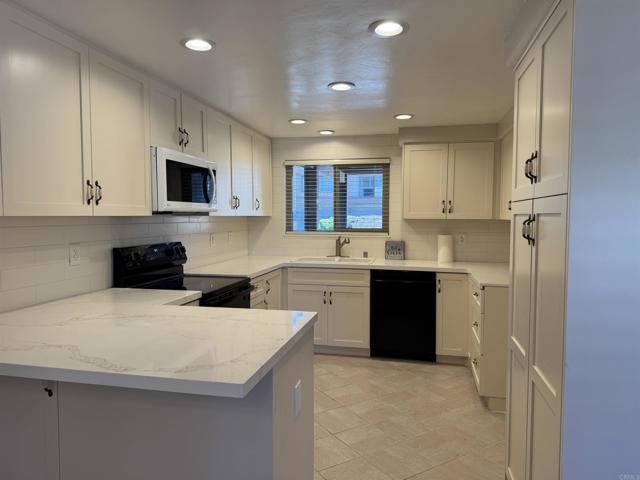 Detail Gallery Image 2 of 18 For 2997 Plaza Leonardo, Bonita,  CA 91902 - 3 Beds | 2/1 Baths