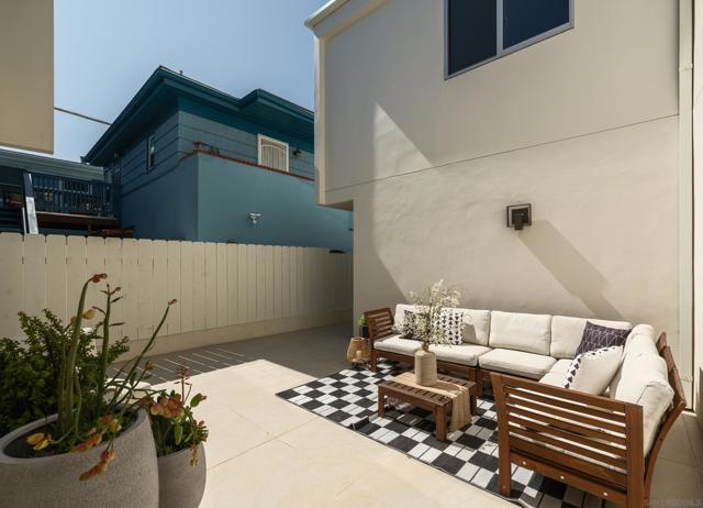 2841 Bayside Walk, San Diego CA: https://media.crmls.org/mediaz/82efb219-5b63-4310-a4a6-d89f3739cdd8.jpg