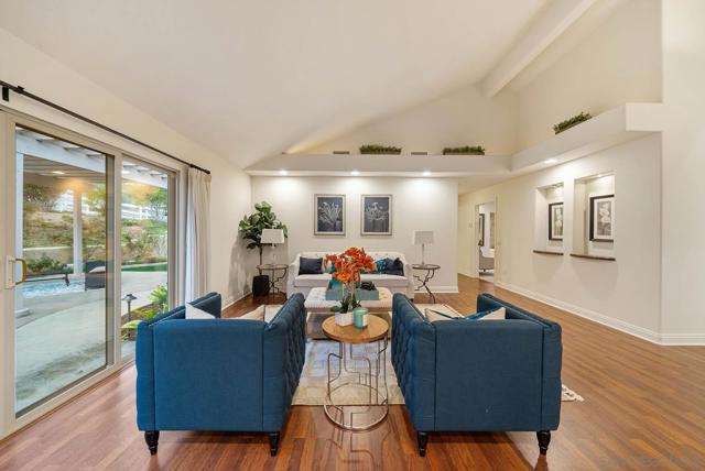 7102 Via Mariposa Norte, Bonsall CA: https://media.crmls.org/mediaz/82efb662-33c2-4746-9a6f-341c992d3526.jpg