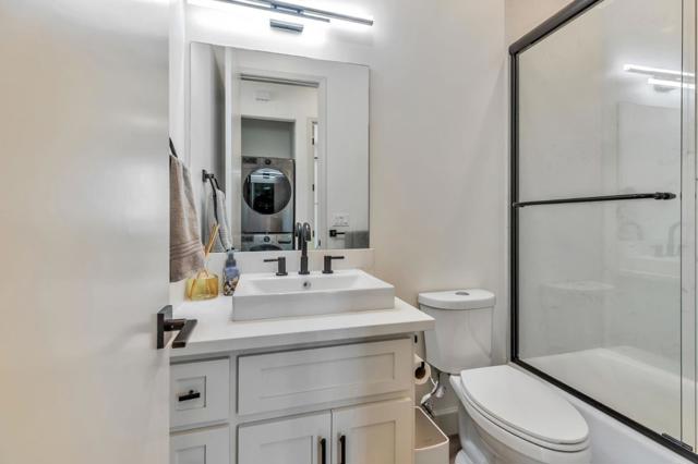 10055 Foothill Avenue, Gilroy CA: https://media.crmls.org/mediaz/82efe6b2-3986-4dba-8fc0-9ecfdecd1786.jpg