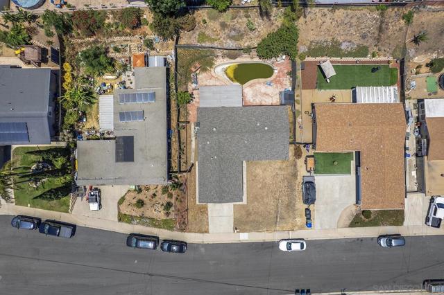 475 Rivera Ct, Chula Vista CA: https://media.crmls.org/mediaz/82f1c0ba-447c-4df4-ae61-a2a473d9399c.jpg