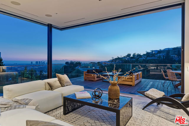 1505 Viewsite Terrace, Los Angeles, CA 90069