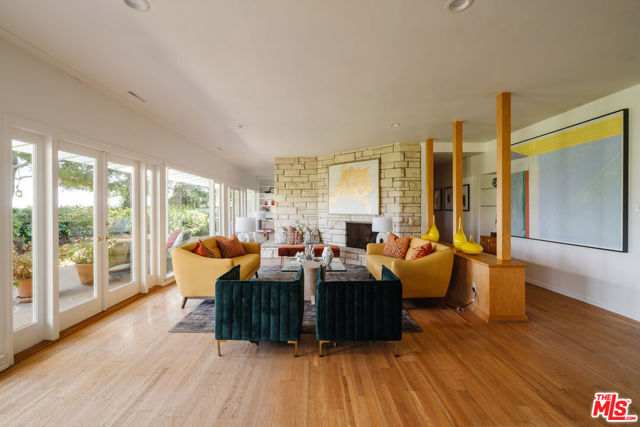 1182 Angelo Drive photo 8