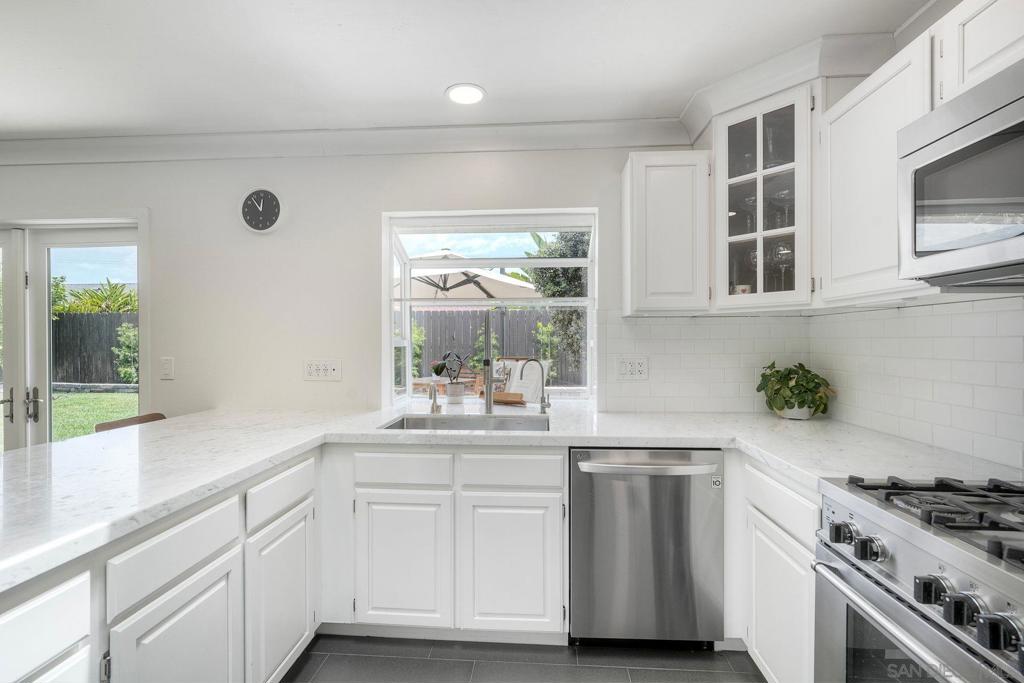 7055 Whipple - photo 18