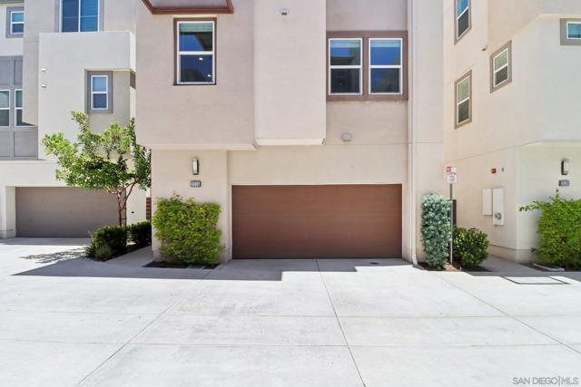 2035 Element way, Chula Vista CA: https://media.crmls.org/mediaz/82f3aed1-5c3c-4bff-a0c3-c185934c3d39.jpg