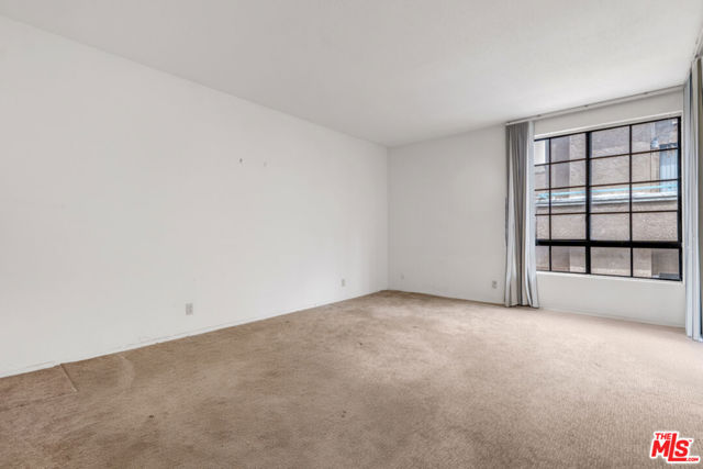 15150 Dickens Street, Sherman Oaks CA: https://media.crmls.org/mediaz/82f3affd-4bc3-45fb-904c-12a73dee28ee.jpg