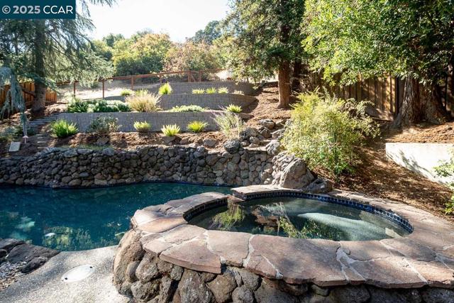 311 Valley High Dr, Pleasant Hill CA: https://media.crmls.org/mediaz/82f485c5-ce18-4d3e-8070-5ff58e8f7910.jpg