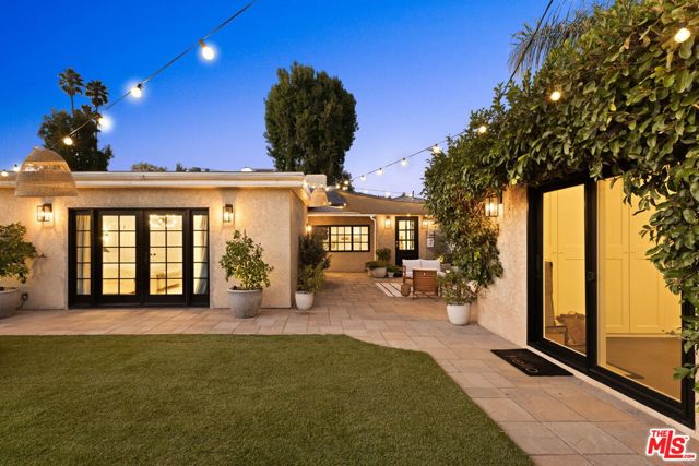 13128 Hartsook Street, Sherman Oaks CA: https://media.crmls.org/mediaz/82f52f64-dea0-4c8e-ac99-8d7da6e073f7.jpg