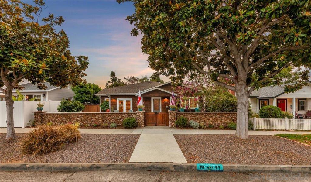 https://media.crmls.org/mediaz/82f530ec-06ff-4610-8b1d-dfe00a593abb.jpg?preset=X-Large