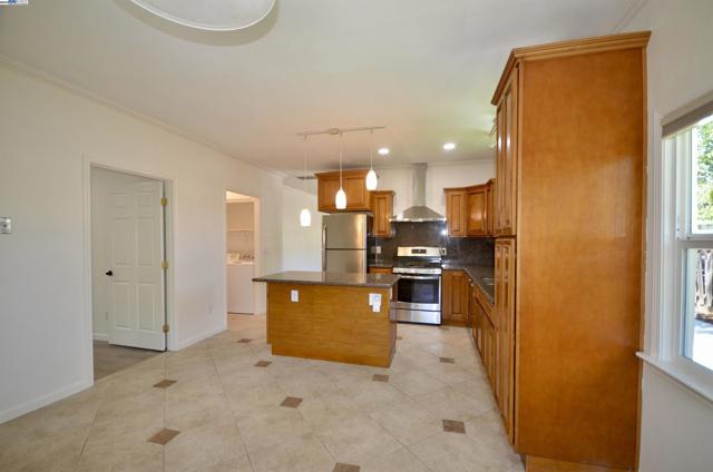 4544 Thornton Ave, Fremont CA: https://media.crmls.org/mediaz/82f5e21d-559a-4f65-b321-6e2adce7517e.jpg