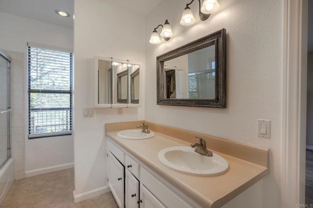 Detail Gallery Image 37 of 68 For 28242 Glenmeade Way, Escondido,  CA 92026 - 4 Beds | 3/1 Baths