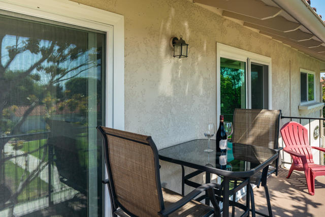 2196 Via Mariposa E, Laguna Woods CA: https://media.crmls.org/mediaz/82f6201f-db12-46dc-b24a-e31061491575.jpg
