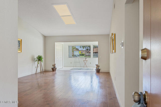 31310 Village 31, Camarillo CA: https://media.crmls.org/mediaz/82f69c07-d815-491e-8259-6cb1f6f09fb9.jpg
