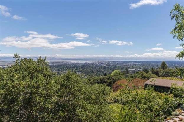 758 Loma, Redwood City CA: https://media.crmls.org/mediaz/82f6a46c-0566-4a45-9c20-b7e42ce2326f.jpg