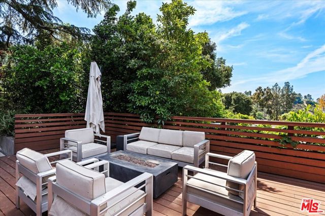 3567 Woodcliff Road, Sherman Oaks CA: https://media.crmls.org/mediaz/82f6b344-9035-414f-85e7-94690b94e500.jpg