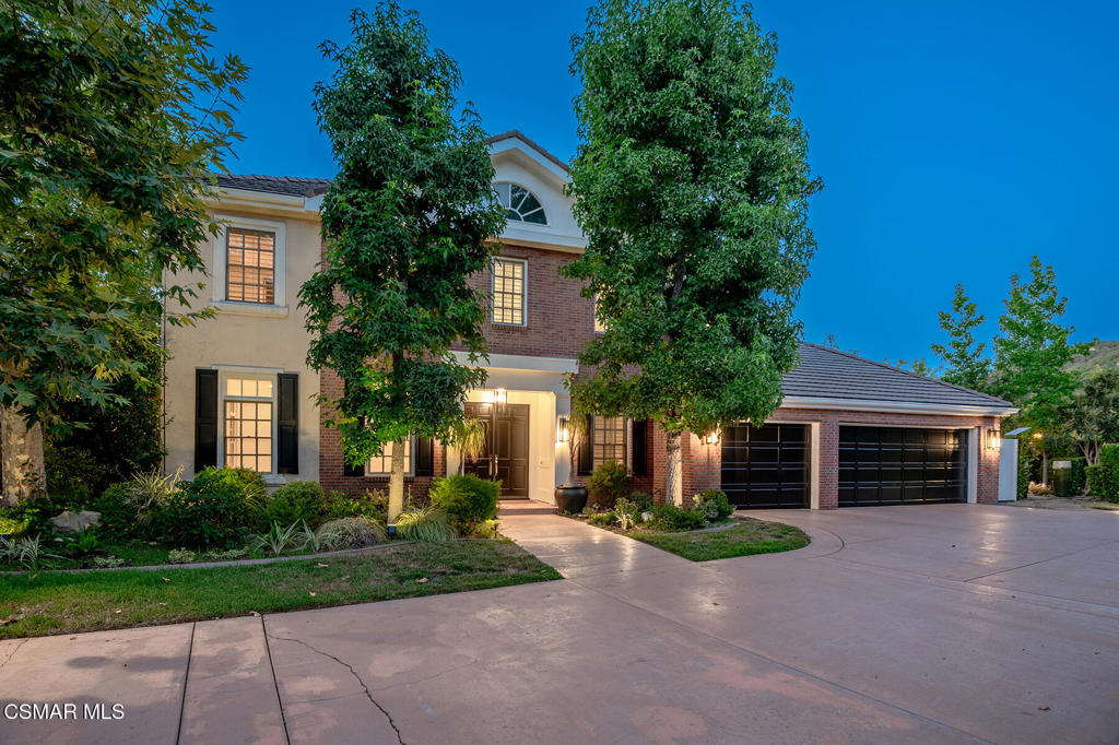 841 Stafford Road — architectural residence