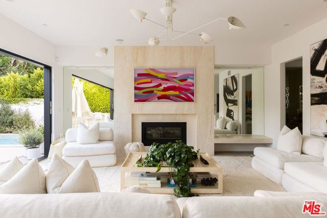 3525 Barry Avenue, Los Angeles CA: https://media.crmls.org/mediaz/82f71d91-941b-42da-83b3-b00c53df4ac2.jpg