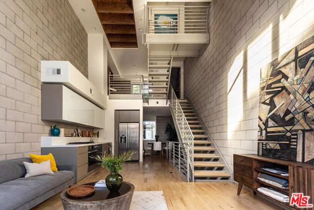 Image 3 of 15 For 3450 Cahuenga Boulevard 405